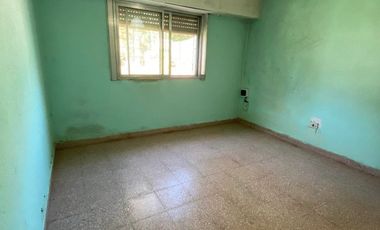 LATORRE PROP. VENDE CHALET 3 AMB CON PARQUE Y GARAGE - HERMOSO ENTORNO