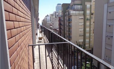 Excepcional depto de 3 amb con dep. en edicio de gran calidad.