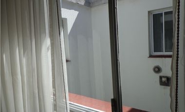 Excepcional depto de 3 amb con dep. en edicio de gran calidad.