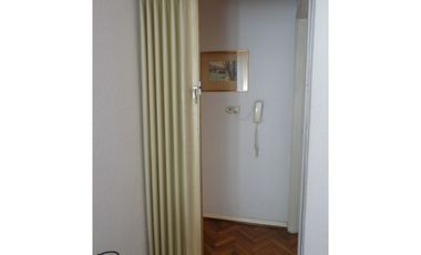 Excepcional depto de 3 amb con dep. en edicio de gran calidad.