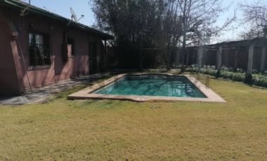 Se arrienda casa en Buin.