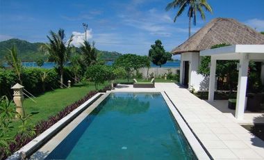 Beachfront villa in Sekotong