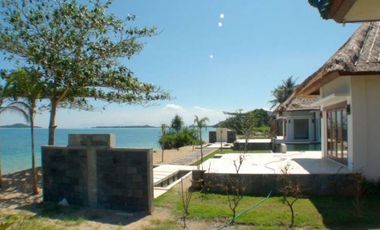 Beachfront villa in Sekotong