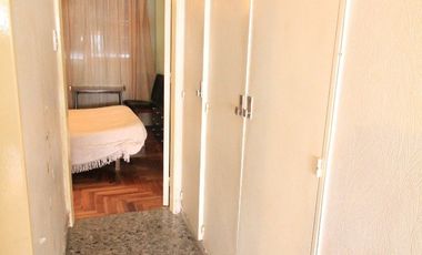 Ficha 223 Departamento de dos ambietnes con dependencia de servicio a la calle con balcon