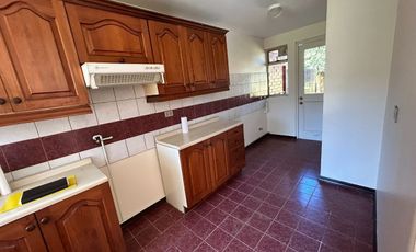 Casa Juan Pablo II. 3 Dormitorios, 2 baños, amplia cocina  $192.000.000.