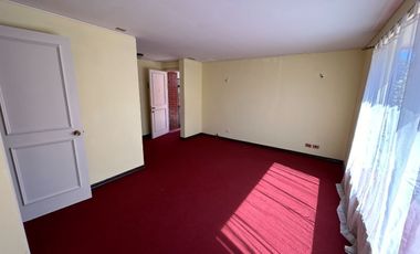 Casa Juan Pablo II. 3 Dormitorios, 2 baños, amplia cocina  $192.000.000.