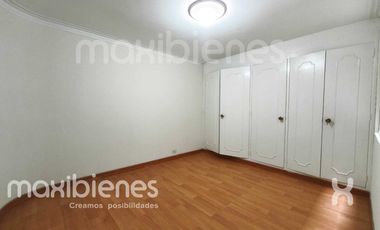 apartamento en arriendo en los colores. Cod A68888