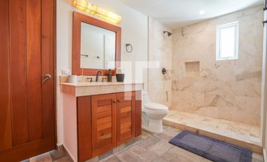 Casa en venta de 8 recámaras la Diosa Isla Mujeres