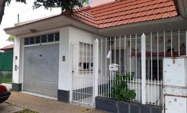 Casa con Departamento en venta en Florencio Varela Oeste