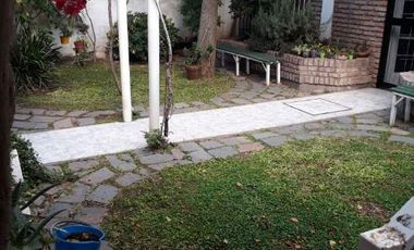 Casa con Departamento en venta en Florencio Varela Oeste