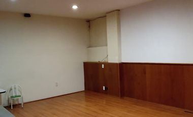 Local en renta. Edificio Comercial. Coaxustenco, Edo. Mex.