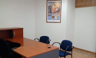 Local en renta. Edificio Comercial. Coaxustenco, Edo. Mex.