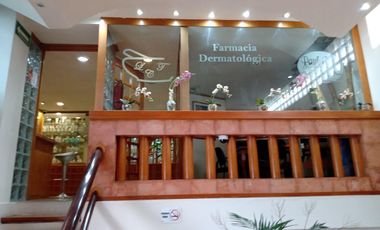Local en renta. Edificio Comercial. Coaxustenco, Edo. Mex.