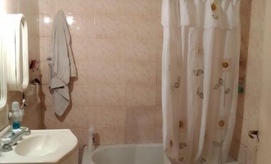 Casa 3 ambientes + departamento 2 ambientes