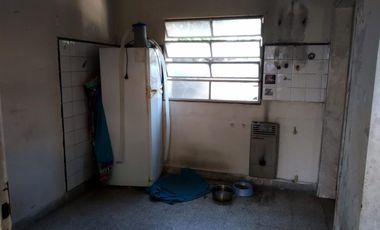 Casa 3 ambientes + departamento 2 ambientes