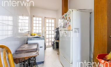 Venta casa distribuida en 4 plantas - Caseros