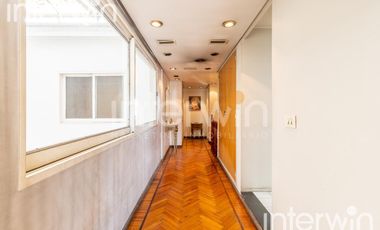 Venta casa distribuida en 4 plantas - Caseros