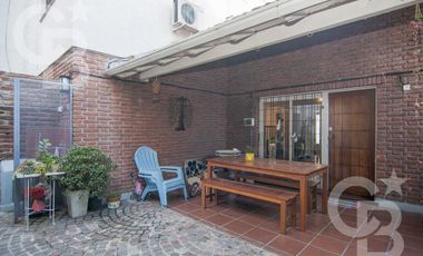 PH - Vicente López - 4 amb - patio - parrilla - cochera