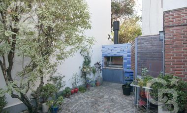 PH - Vicente López - 4 amb - patio - parrilla - cochera