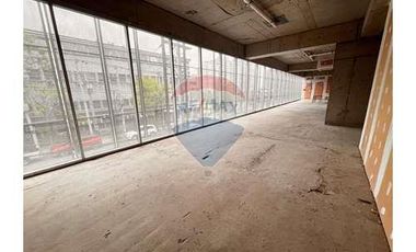 Local comercial 155 m2 - Planta Libre