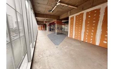 Local comercial 155 m2 - Planta Libre