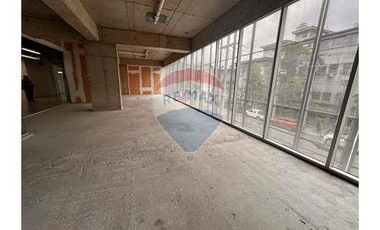 Local comercial 155 m2 - Planta Libre