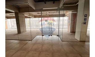 Local comercial 155 m2 - Planta Libre