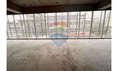 Local comercial 155 m2 - Planta Libre