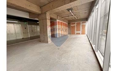 Local comercial 155 m2 - Planta Libre