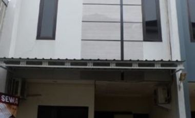 Rumah di Jemursari, Cocok untuk Kantor