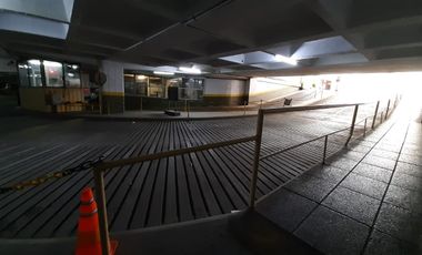 Venta - Cochera fija en zona centro SEGURIDAD 24 hs.