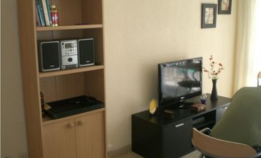 Departamento dos ambientes con espacio cochera. Zona Varese