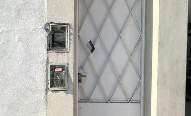 PH en alquiler, ideal comercial o profesional sobre av. en Mataderos