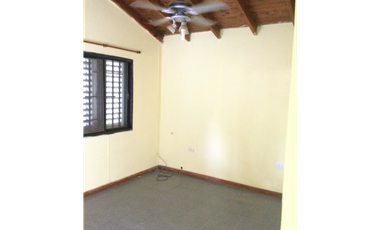 GRANADERO BAIGORRIA /CASA EN VENTA  BARRIO LOS ROBLES
