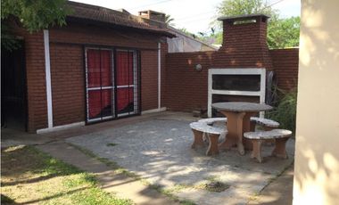 GRANADERO BAIGORRIA /CASA EN VENTA  BARRIO LOS ROBLES