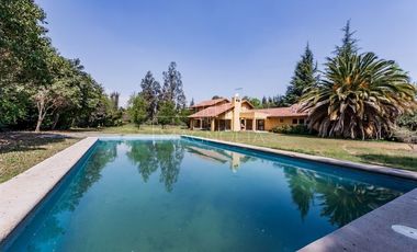 Casa en venta de 7 dorm. en Colina