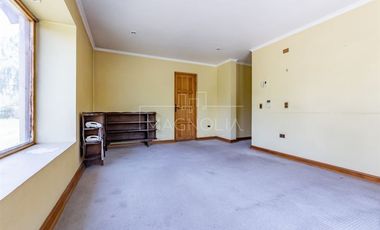 Casa en venta de 7 dorm. en Colina
