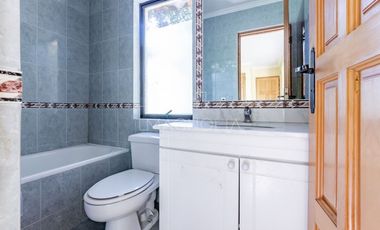 Casa en venta de 7 dorm. en Colina