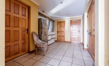 Casa en venta de 7 dorm. en Colina