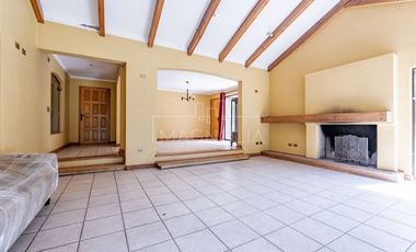 Casa en venta de 7 dorm. en Colina