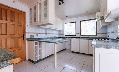 Casa en venta de 7 dorm. en Colina
