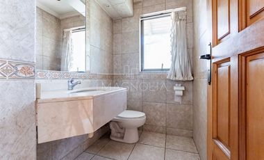 Casa en venta de 7 dorm. en Colina