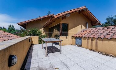 Casa en venta de 7 dorm. en Colina
