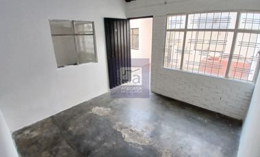 COD. 6298 - SE ARRIENDA CASA - BARRIO: EL POBLADO