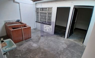 COD. 6298 - SE ARRIENDA CASA - BARRIO: EL POBLADO