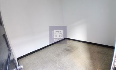 COD. 6298 - SE ARRIENDA CASA - BARRIO: EL POBLADO