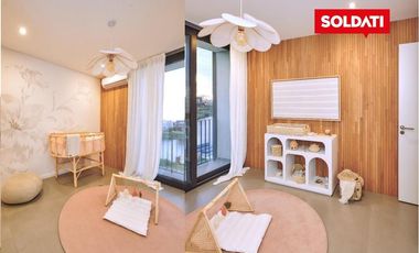 Venta Casa  6 ambientes  Puertos del Lago, a la laguna con muelle y Pileta
