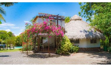 Se vende casa de playa amoblada en Punta Chame en $320,000 AM