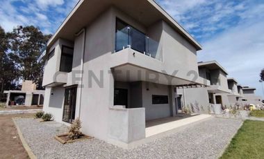 Venta de modernas y exclusivas casas en Santa Maria del Mar, Sto. Domingo.