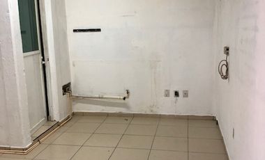 VENTA LOCAL EN EL MIRADOR, PLANTA BAJA, DENTRO DE PLAZA